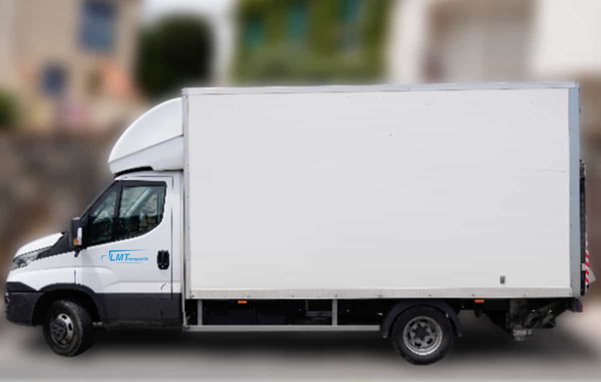 LMT Transports | Spécialiste de location de camions avec conducteurs pour vos transports de marchandises par camion en Loire Atlantique et toute la Bretagne, Vannes, Nantes, Quimper, Brest