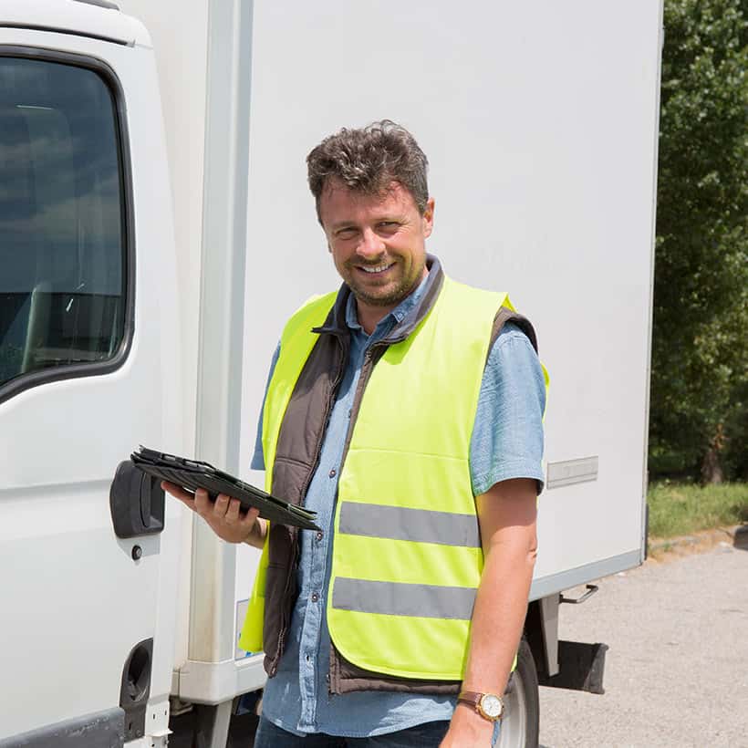 Service de Distribution en transport rapide en véhicule léger 3T5 LM Distribution | Spécialiste de location de camions avec conducteurs pour vos transports de marchandises par camion en Loire Atlantique et toute la Bretagne, Vannes, Nantes, Quimper, Brest