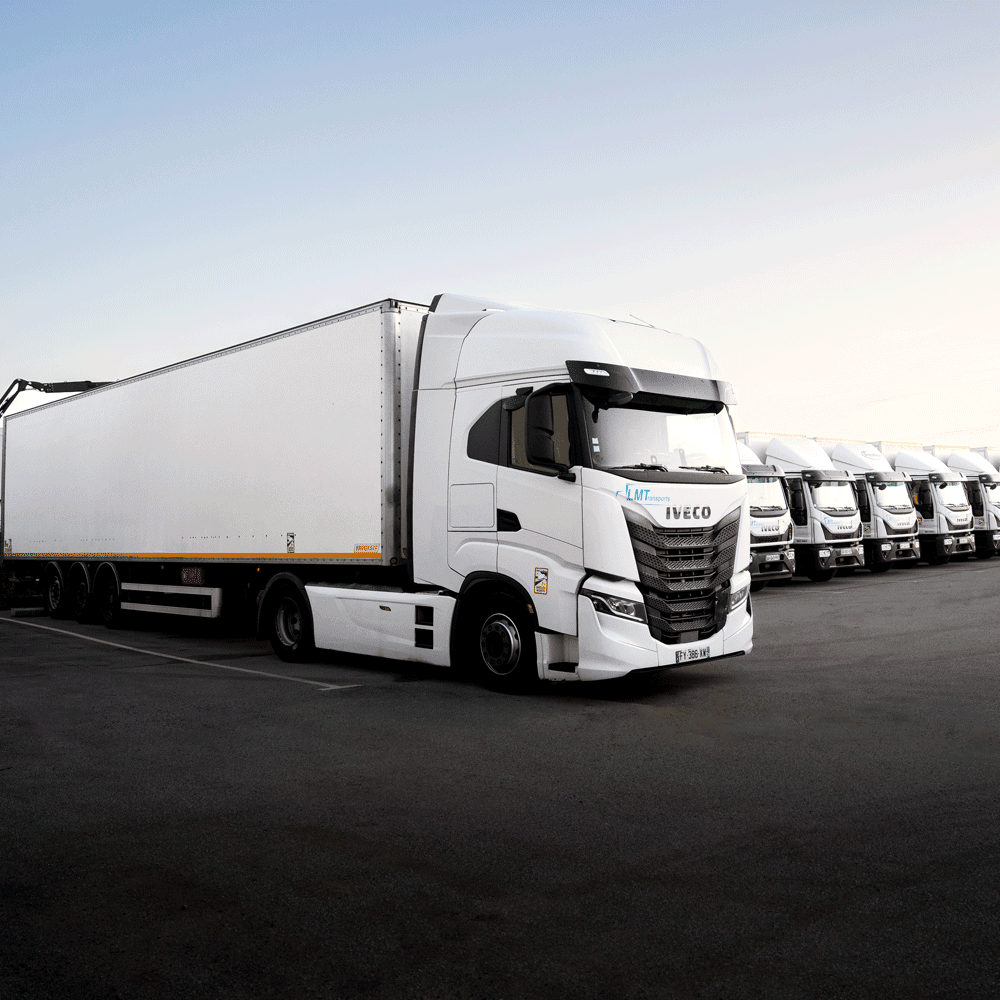 LM Transports | Spécialiste de location de camions avec conducteurs pour vos transports de marchandises par camion en Loire Atlantique et toute la Bretagne, Vannes, Nantes, Quimper, Brest