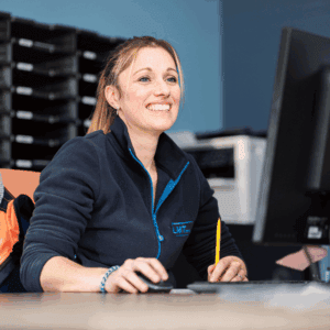 LMT Transports vous propose des véhicules et des chauffeurs pour la livraison local ou régional, avec une prestation au forfait journée. Bénéficiez grâce à LMT Transports de services et d'une véritable expertise dans le service de la distribution